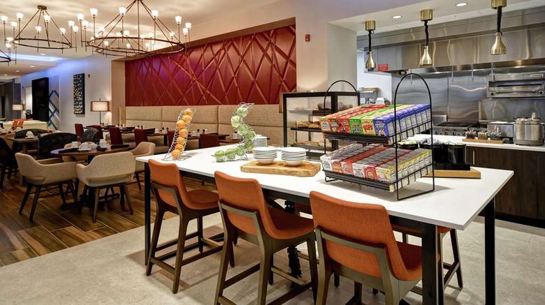 <b>Hilton Garden Inn Lansing West Restaurant</b>. Images powered by <a href="https://iceportal.shijigroup.com/" title="IcePortal" target="_blank">IcePortal</a>.