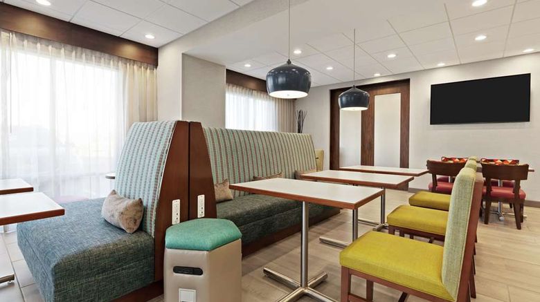 <b>Hampton Inn West Valley Salt Lake City Lobby</b>. Images powered by <a href="https://iceportal.shijigroup.com/" title="IcePortal" target="_blank">IcePortal</a>.
