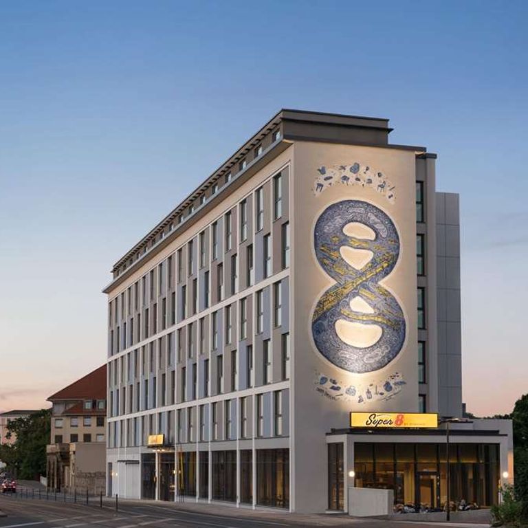 Super 8 by Wyndham Dresden