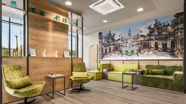 <b>Super 8 by Wyndham Dresden Lobby</b>. Images powered by <a href="https://iceportal.shijigroup.com/" title="IcePortal" target="_blank">IcePortal</a>.