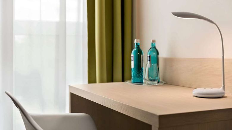 <b>Super 8 by Wyndham Dresden Room</b>. Images powered by <a href="https://iceportal.shijigroup.com/" title="IcePortal" target="_blank">IcePortal</a>.