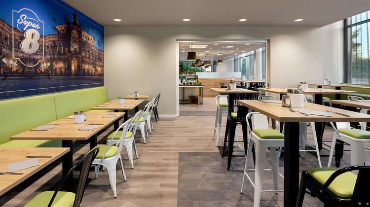 Super 8 by Wyndham Dresden Other