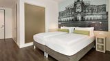 Super 8 by Wyndham Dresden Room