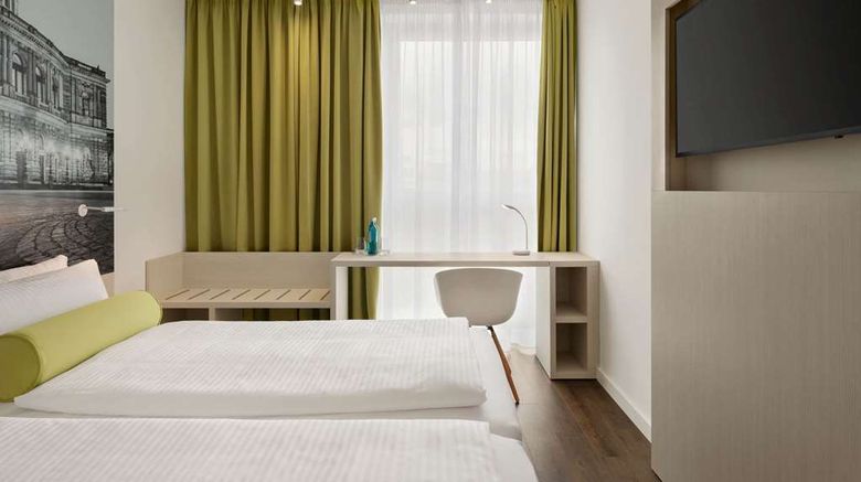 <b>Super 8 by Wyndham Dresden Room</b>. Images powered by <a href="https://iceportal.shijigroup.com/" title="IcePortal" target="_blank">IcePortal</a>.