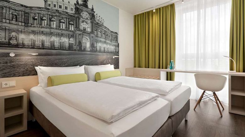 <b>Super 8 by Wyndham Dresden Room</b>. Images powered by <a href="https://iceportal.shijigroup.com/" title="IcePortal" target="_blank">IcePortal</a>.