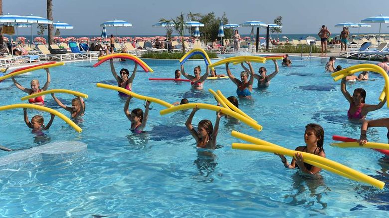 <b>Maritim Hotel Paradise Blue Albena Recreation</b>. Images powered by <a href="https://iceportal.shijigroup.com/" title="IcePortal" target="_blank">IcePortal</a>.