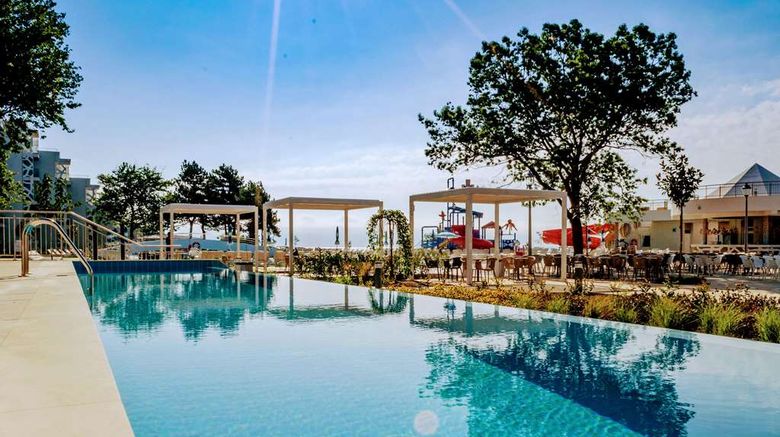 <b>Maritim Hotel Paradise Blue Albena Pool</b>. Images powered by <a href="https://iceportal.shijigroup.com/" title="IcePortal" target="_blank">IcePortal</a>.