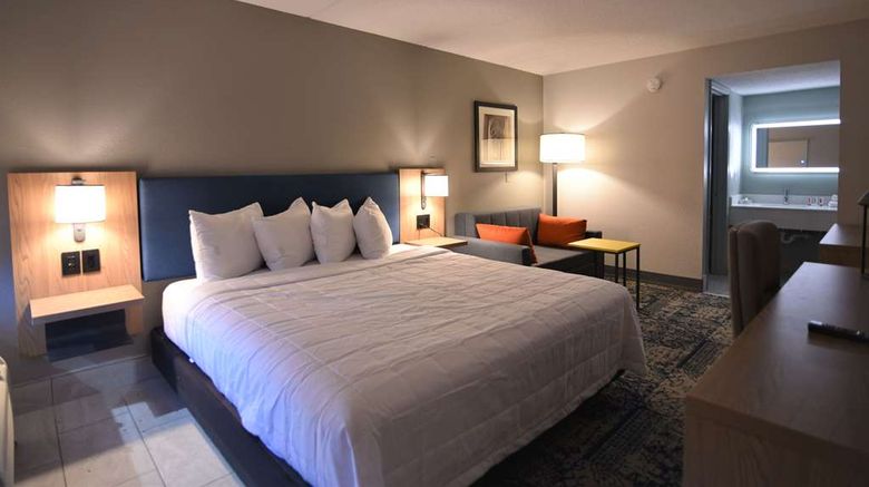 <b>Baymont by Wyndham Pine Grove Room</b>. Images powered by <a href="https://iceportal.shijigroup.com/" title="IcePortal" target="_blank">IcePortal</a>.