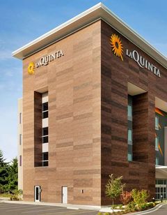 La Quinta Inn & Suites by Wyndham