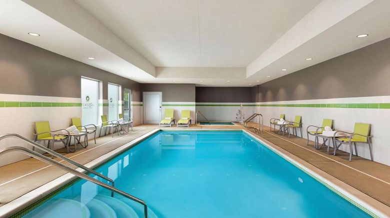 <b>La Quinta Inn & Suites by Wyndham Pool</b>. Images powered by <a href="https://iceportal.shijigroup.com/" title="IcePortal" target="_blank">IcePortal</a>.