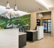 La Quinta Inn & Suites by Wyndham Lobby