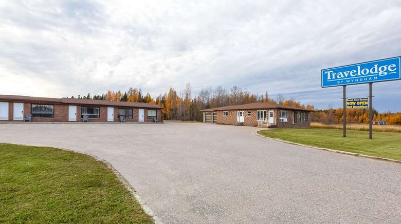 <b>Travelodge by Wyndham Cochrane South Exterior</b>. Images powered by <a href="https://iceportal.shijigroup.com/" title="IcePortal" target="_blank">IcePortal</a>.