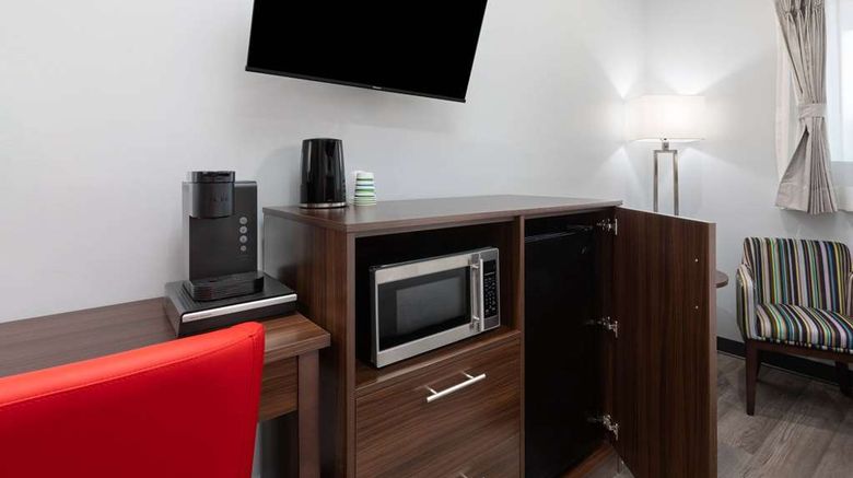 <b>Travelodge by Wyndham Cochrane South Room</b>. Images powered by <a href="https://iceportal.shijigroup.com/" title="IcePortal" target="_blank">IcePortal</a>.
