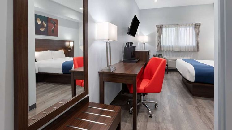 Travelodge by Wyndham Cochrane South Room
