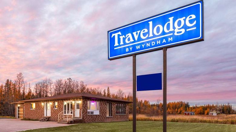 <b>Travelodge by Wyndham Cochrane South Exterior</b>. Images powered by <a href="https://iceportal.shijigroup.com/" title="IcePortal" target="_blank">IcePortal</a>.