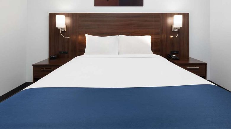 <b>Travelodge by Wyndham Cochrane South Room</b>. Images powered by <a href="https://iceportal.shijigroup.com/" title="IcePortal" target="_blank">IcePortal</a>.
