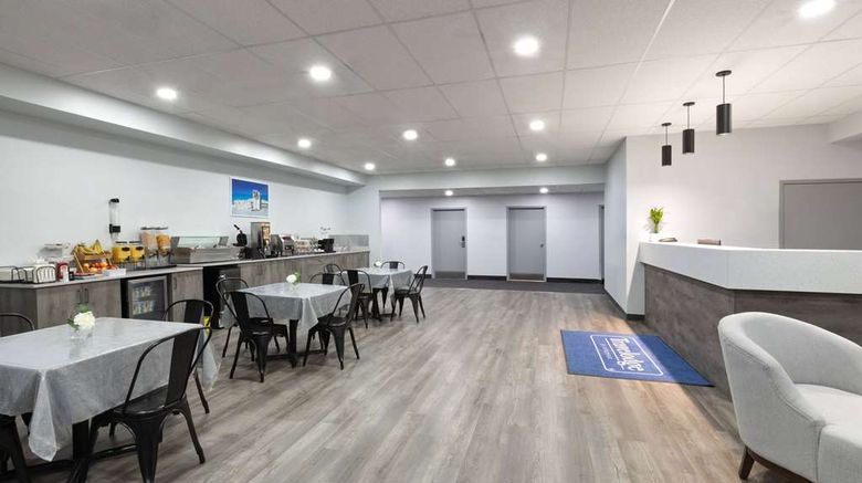 <b>Travelodge by Wyndham Cochrane South Lobby</b>. Images powered by <a href="https://iceportal.shijigroup.com/" title="IcePortal" target="_blank">IcePortal</a>.