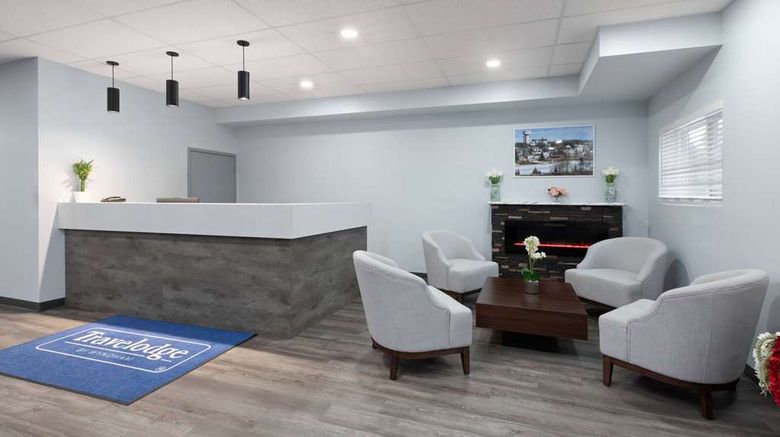 <b>Travelodge by Wyndham Cochrane South Lobby</b>. Images powered by <a href="https://iceportal.shijigroup.com/" title="IcePortal" target="_blank">IcePortal</a>.