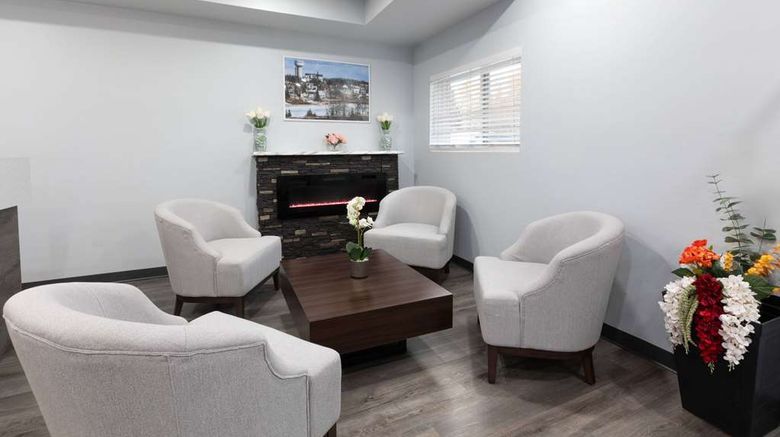 <b>Travelodge by Wyndham Cochrane South Lobby</b>. Images powered by <a href="https://iceportal.shijigroup.com/" title="IcePortal" target="_blank">IcePortal</a>.
