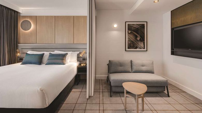 <b>Vibe Hotel Sydney Darling Harbour Suite</b>. Images powered by <a href="https://iceportal.shijigroup.com/" title="IcePortal" target="_blank">IcePortal</a>.