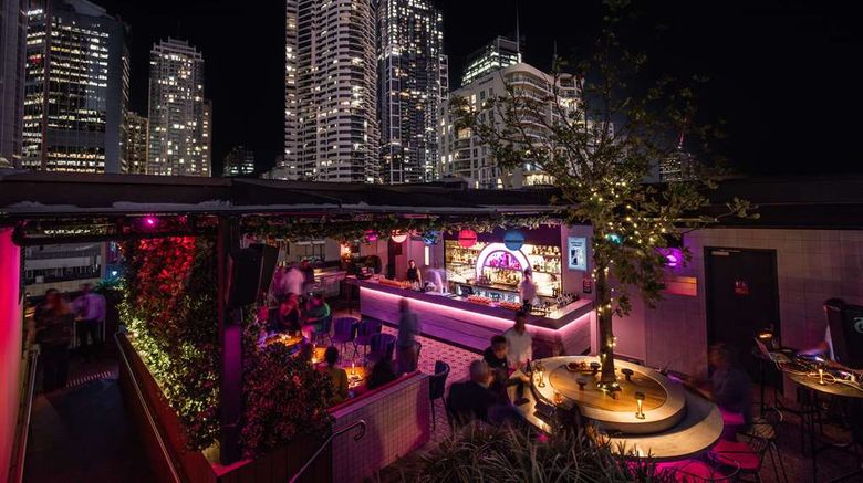 <b>Vibe Hotel Sydney Darling Harbour Restaurant</b>. Images powered by <a href="https://iceportal.shijigroup.com/" title="IcePortal" target="_blank">IcePortal</a>.