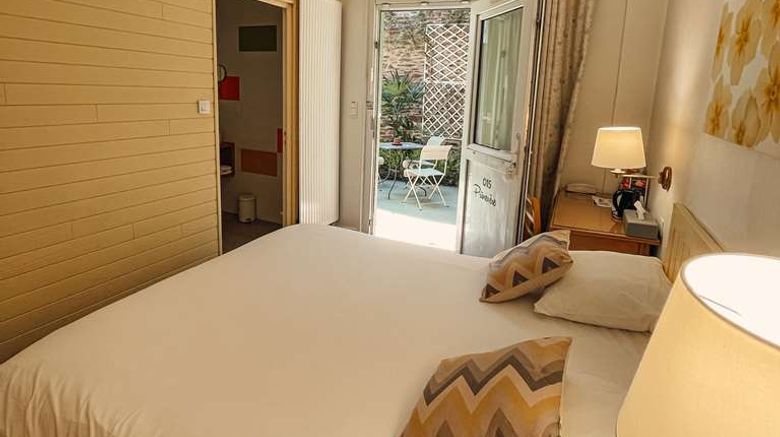 <b>Garden Hotel Room</b>. Images powered by <a href="https://iceportal.shijigroup.com/" title="IcePortal" target="_blank">IcePortal</a>.