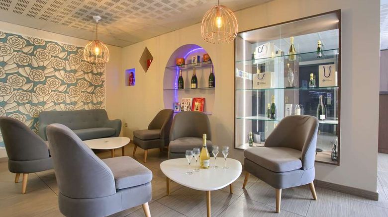 <b>Sure Hotel by Best Western Reims Nord Restaurant</b>. Images powered by <a href="https://iceportal.shijigroup.com/" title="IcePortal" target="_blank">IcePortal</a>.