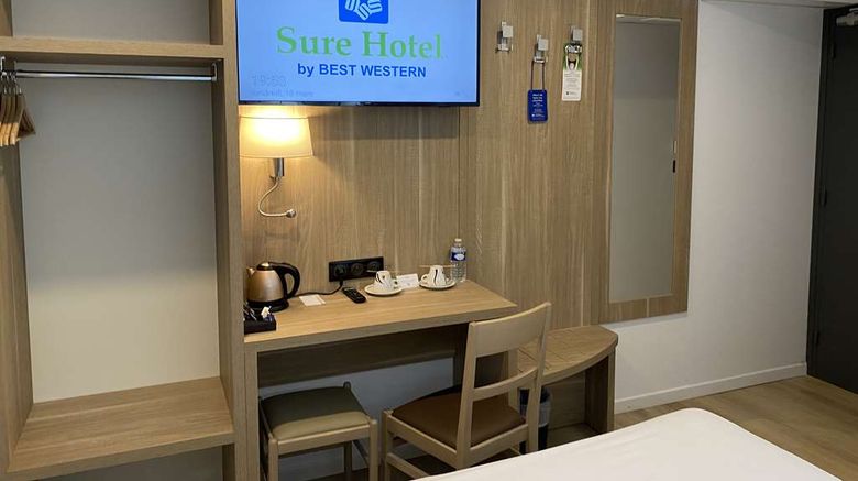<b>Sure Hotel by Best Western Reims Nord Room</b>. Images powered by <a href="https://iceportal.shijigroup.com/" title="IcePortal" target="_blank">IcePortal</a>.