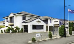 Delorenzo's Studio Apartments