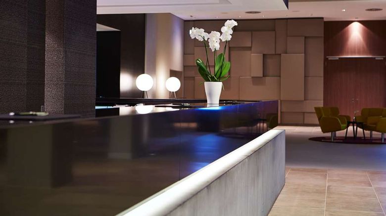 <b>Steigenberger Hotel Am Kanzleramt Lobby</b>. Images powered by <a href="https://iceportal.shijigroup.com/" title="IcePortal" target="_blank">IcePortal</a>.
