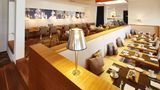 <b>Steigenberger Hotel Am Kanzleramt Restaurant</b>. Images powered by <a href="https://iceportal.shijigroup.com/" title="IcePortal" target="_blank">IcePortal</a>.