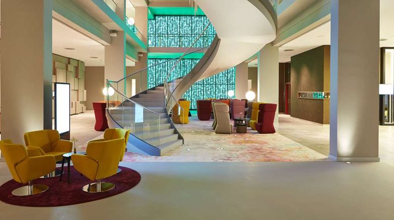 <b>Steigenberger Hotel Am Kanzleramt Lobby</b>. Images powered by <a href="https://iceportal.shijigroup.com/" title="IcePortal" target="_blank">IcePortal</a>.