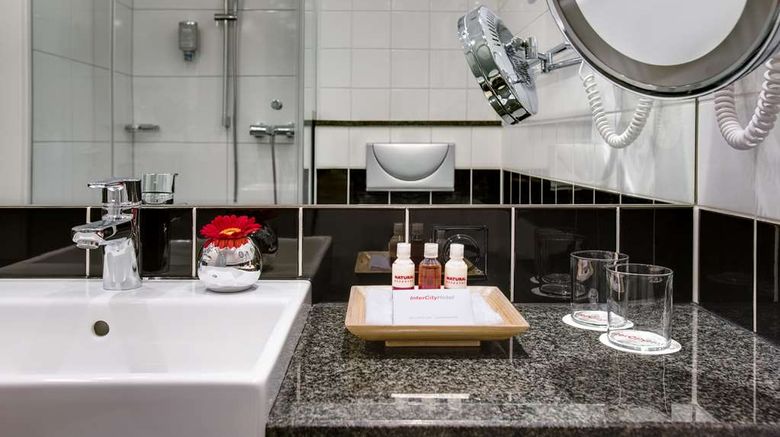 <b>IntercityHotel Wien Room</b>. Images powered by <a href="https://iceportal.shijigroup.com/" title="IcePortal" target="_blank">IcePortal</a>.