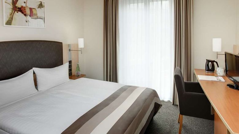 <b>IntercityHotel Wien Room</b>. Images powered by <a href="https://iceportal.shijigroup.com/" title="IcePortal" target="_blank">IcePortal</a>.
