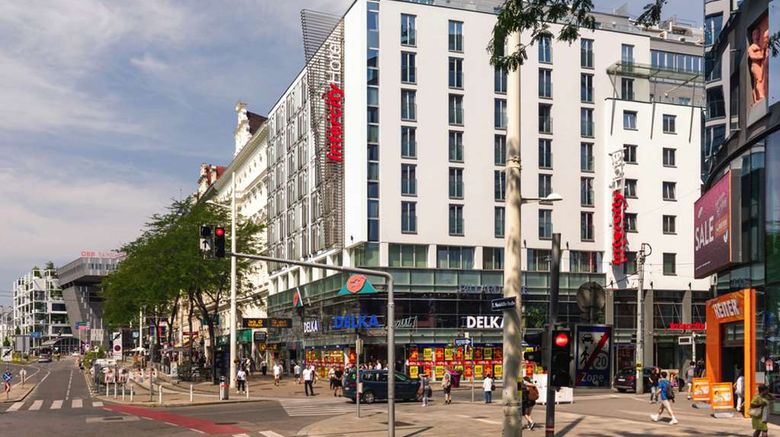 <b>IntercityHotel Wien Exterior</b>. Images powered by <a href="https://iceportal.shijigroup.com/" title="IcePortal" target="_blank">IcePortal</a>.