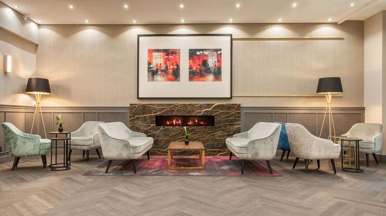 <b>Steigenberger Hotel Der Sonnenhof Lobby</b>. Images powered by <a href="https://iceportal.shijigroup.com/" title="IcePortal" target="_blank">IcePortal</a>.