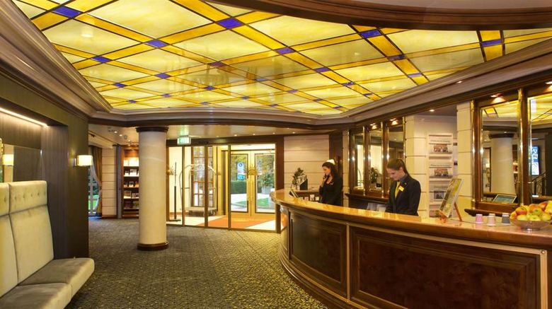 <b>Steigenberger Hotel Der Sonnenhof Lobby</b>. Images powered by <a href="https://iceportal.shijigroup.com/" title="IcePortal" target="_blank">IcePortal</a>.