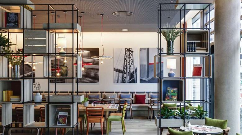 <b>IntercityHotel Hauptbahnhof Sud Restaurant</b>. Images powered by <a href="https://iceportal.shijigroup.com/" title="IcePortal" target="_blank">IcePortal</a>.