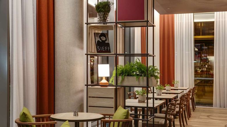 <b>IntercityHotel Hauptbahnhof Sud Restaurant</b>. Images powered by <a href="https://iceportal.shijigroup.com/" title="IcePortal" target="_blank">IcePortal</a>.