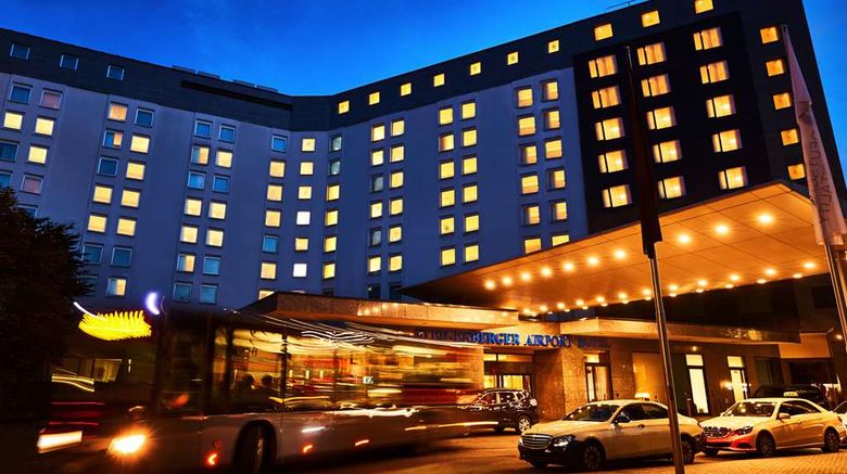 <b>Steigenberger Airport Hotel Exterior</b>. Images powered by <a href="https://iceportal.shijigroup.com/" title="IcePortal" target="_blank">IcePortal</a>.
