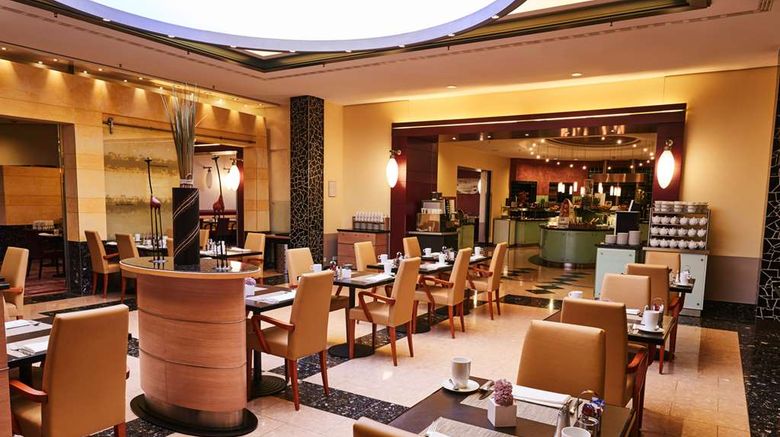 <b>Steigenberger Airport Hotel Restaurant</b>. Images powered by <a href="https://iceportal.shijigroup.com/" title="IcePortal" target="_blank">IcePortal</a>.