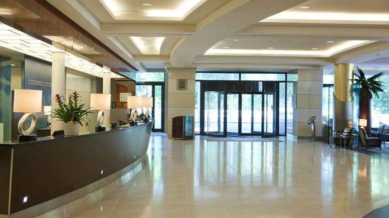 <b>Steigenberger Airport Hotel Lobby</b>. Images powered by <a href="https://iceportal.shijigroup.com/" title="IcePortal" target="_blank">IcePortal</a>.