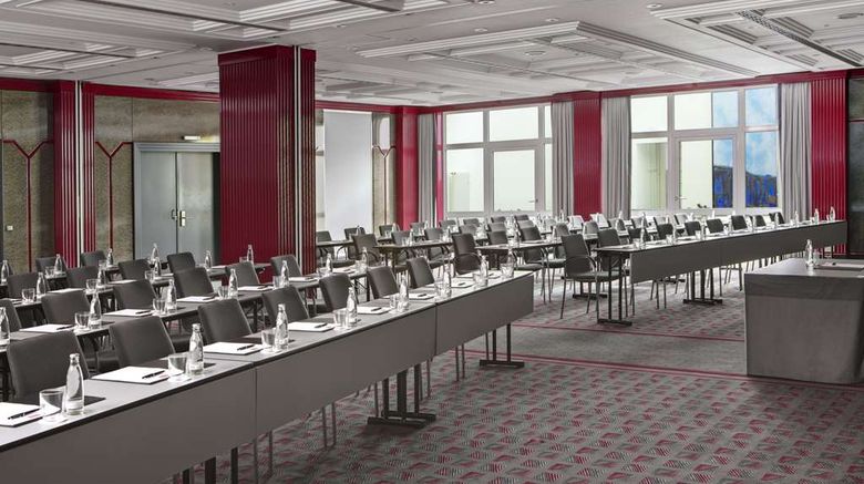 <b>Steigenberger Airport Hotel Meeting</b>. Images powered by <a href="https://iceportal.shijigroup.com/" title="IcePortal" target="_blank">IcePortal</a>.