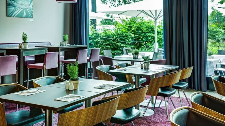 <b>IntercityHotel Berlin Airport Area North Restaurant</b>. Images powered by <a href="https://iceportal.shijigroup.com/" title="IcePortal" target="_blank">IcePortal</a>.
