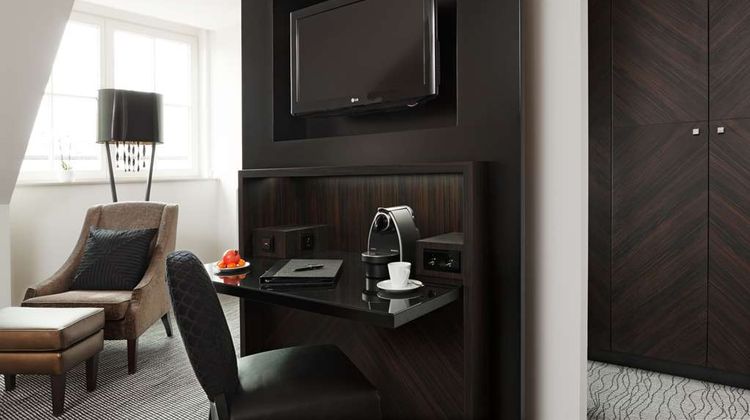 Steigenberger Icon Grandhotel Handelshof Room