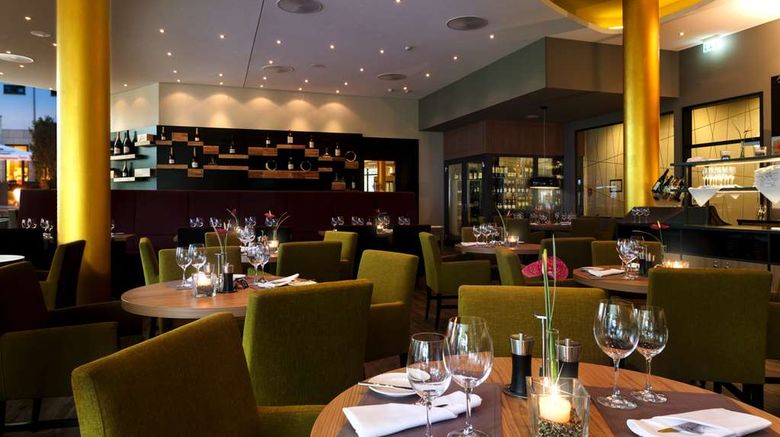 <b>Steigenberger Parkhotel Braunschweig Restaurant</b>. Images powered by <a href="https://iceportal.shijigroup.com/" title="IcePortal" target="_blank">IcePortal</a>.