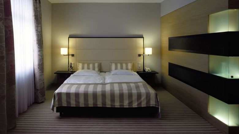 <b>Steigenberger Hotel Bad Neuenahr Room</b>. Images powered by <a href="https://iceportal.shijigroup.com/" title="IcePortal" target="_blank">IcePortal</a>.