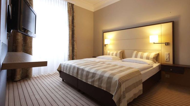 <b>Steigenberger Hotel Bad Neuenahr Room</b>. Images powered by <a href="https://iceportal.shijigroup.com/" title="IcePortal" target="_blank">IcePortal</a>.