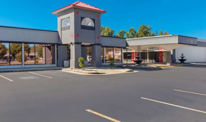 Econo Lodge Cave City Exterior