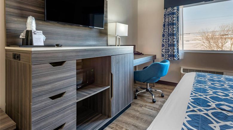 <b>The Waves Hotel an Ascend Hotel Room</b>. Images powered by <a href="https://iceportal.shijigroup.com/" title="IcePortal" target="_blank">IcePortal</a>.